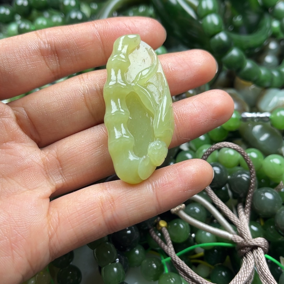 和田玉（黄玉）未镶嵌颈饰