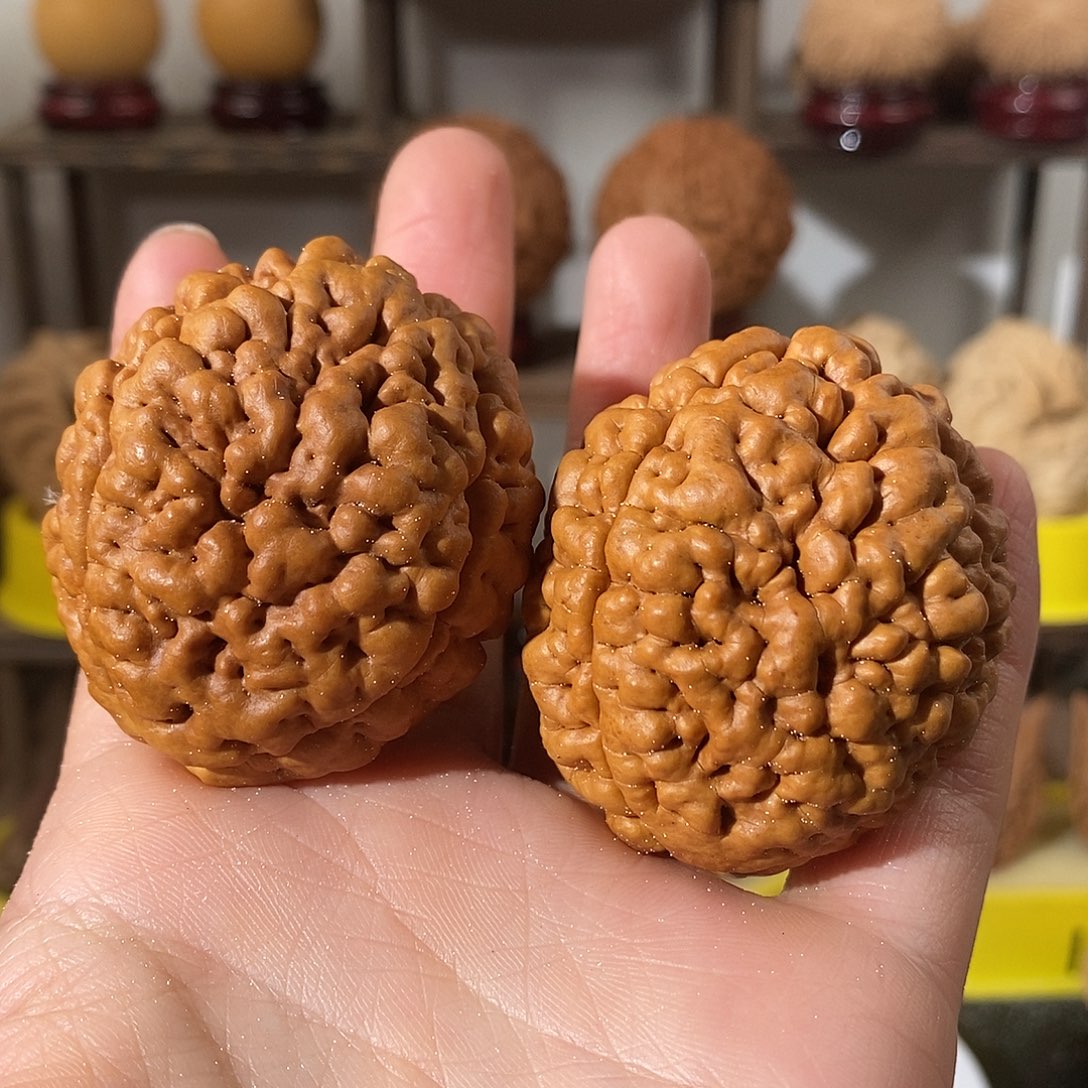 吊坠文玩核桃三瓣脑纹金刚爆肉4350