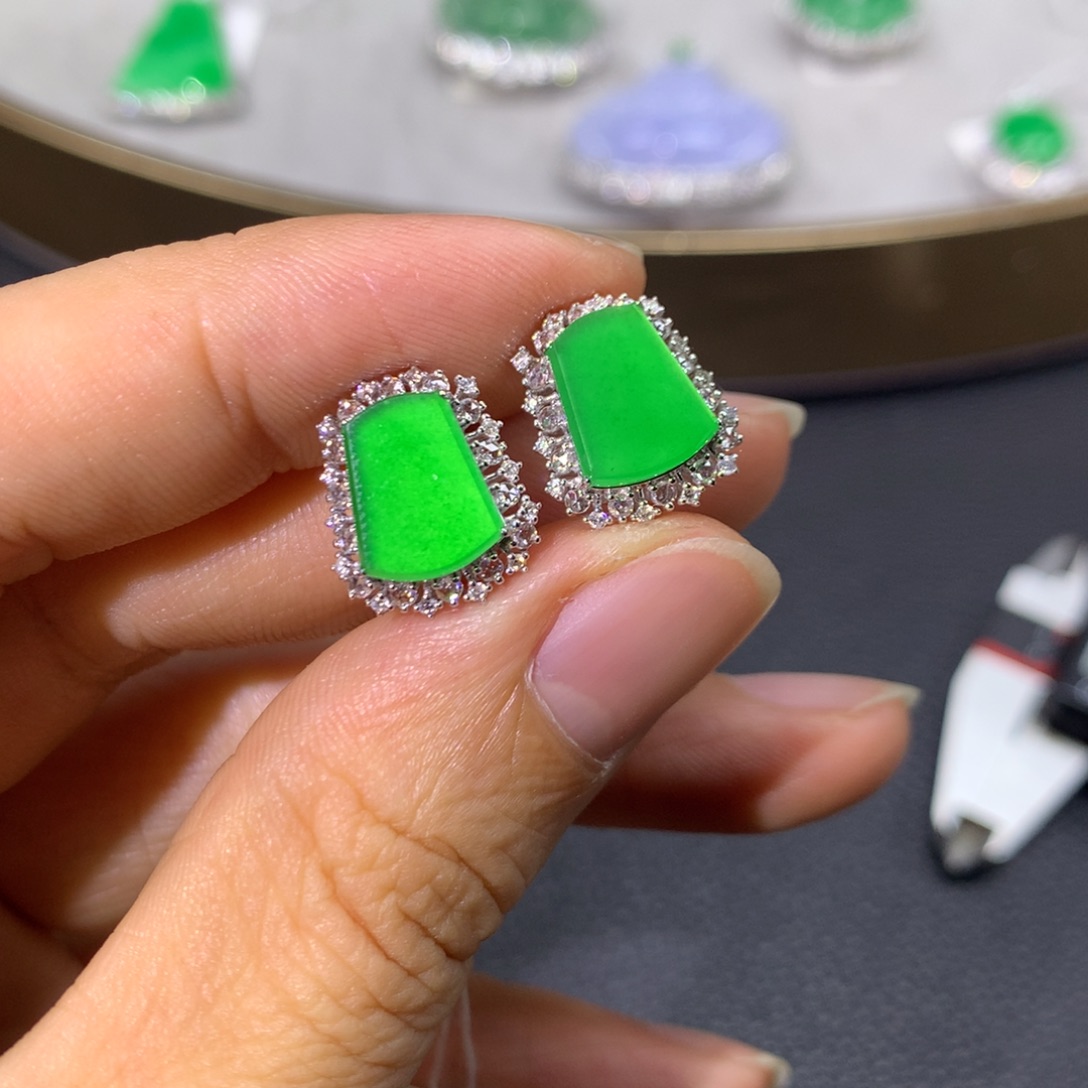 翡翠耳饰18K金镶嵌翡翠