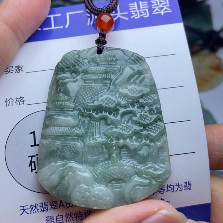 翡翠颈饰未镶嵌翡翠