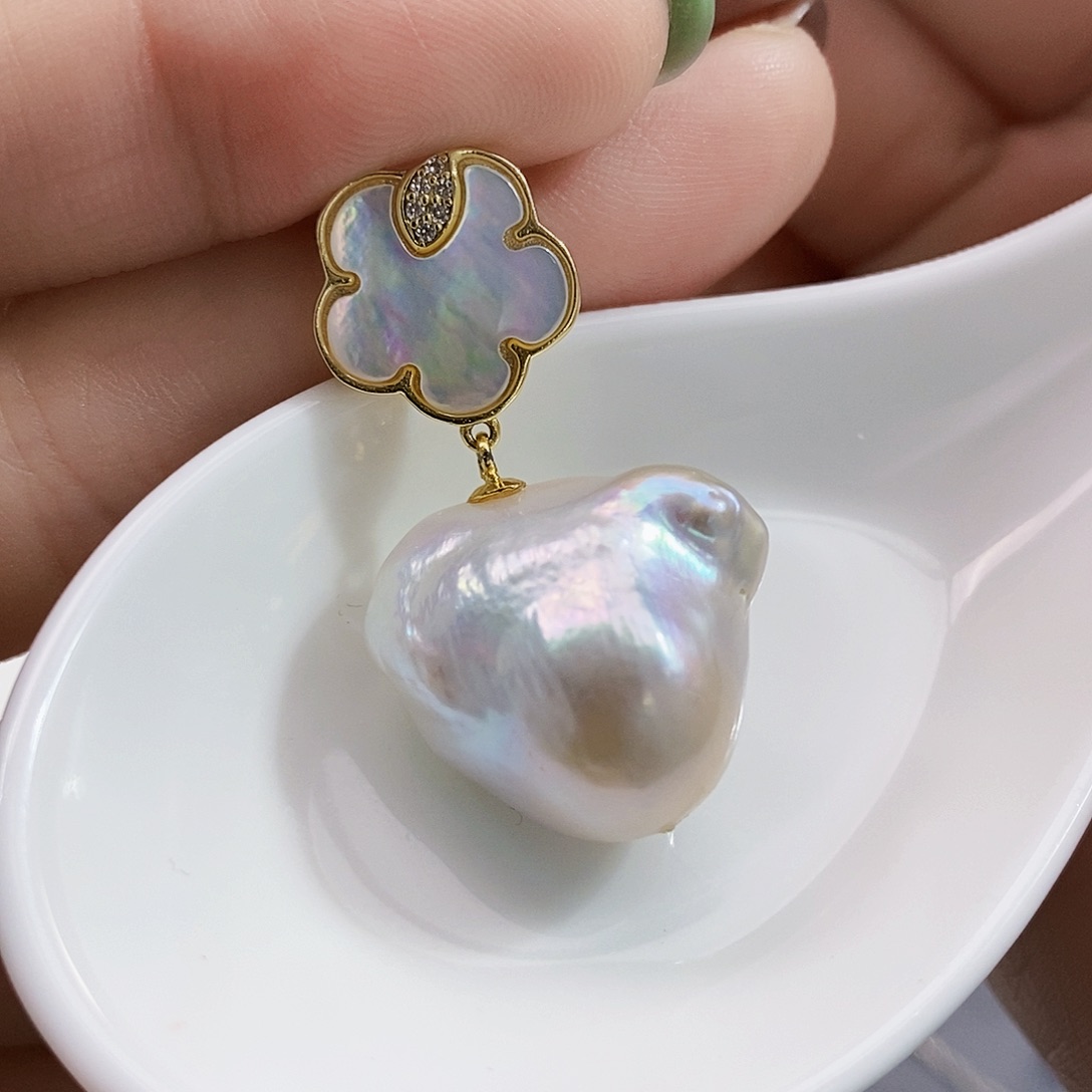 银S925镶嵌8A特价福利极光炫彩巴吊坠淡水珍珠