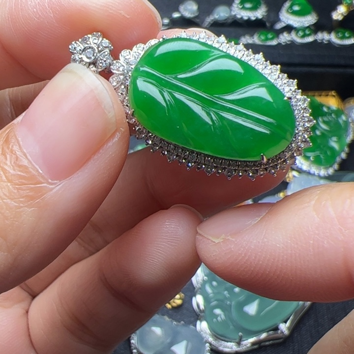 翡翠18K金镶嵌吊坠(不含链)