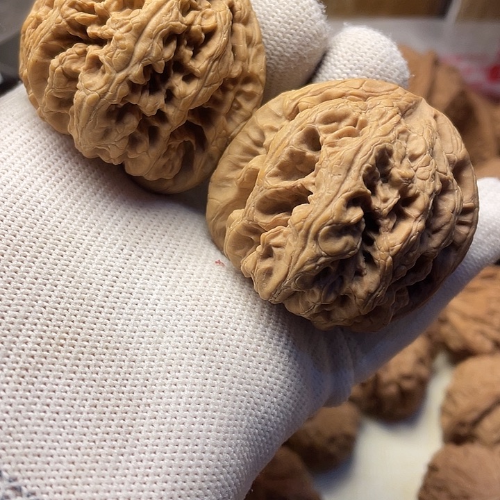 桃核吊坠粗筋狮子头