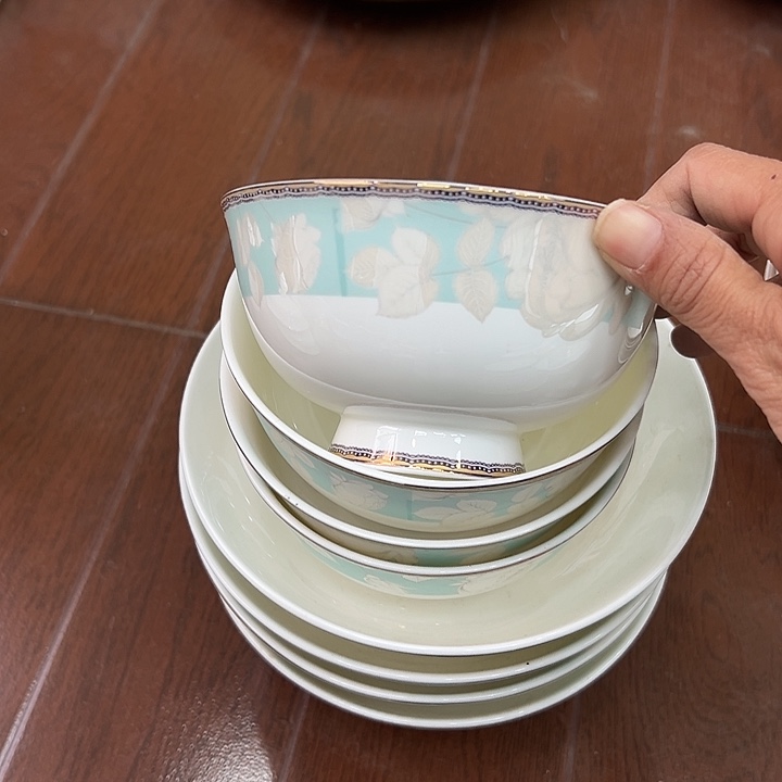 .***.搪瓷瑕疵4.5寸米饭碗4个，6寸面碗4个