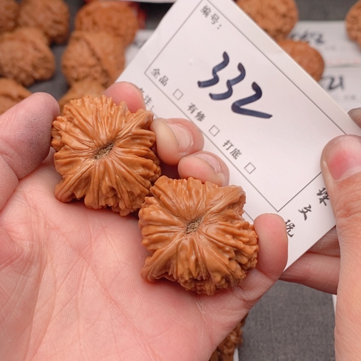 文玩核桃吊坠38楼子332