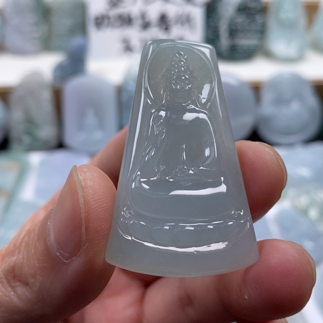 翡翠未镶嵌颈饰忠**业翡翠