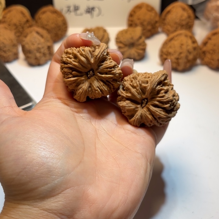 蛋***肉吊坠文玩核桃16号链接
