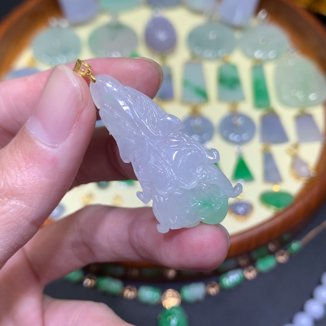 翡翠吊坠(不含链)18K金镶嵌