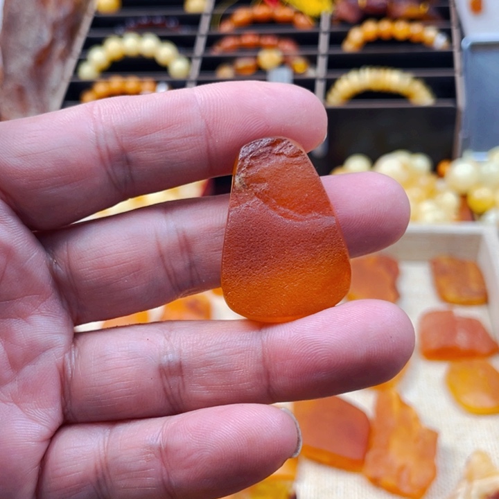 琥珀颈饰未镶嵌吊坠