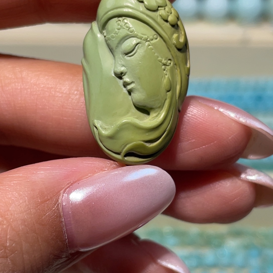 绿松石未镶嵌雕刻件