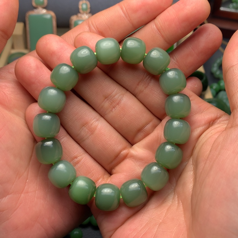 【闪购商品】未镶嵌手链和田玉（碧玉）晓*