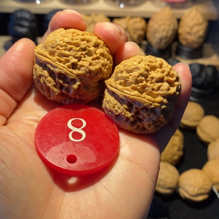 核桃2唐狮金蟾尺寸35手把件