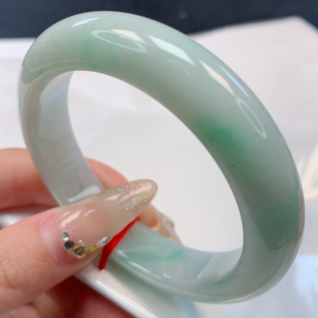 【闪购商品】翡翠手镯未镶嵌52+圈