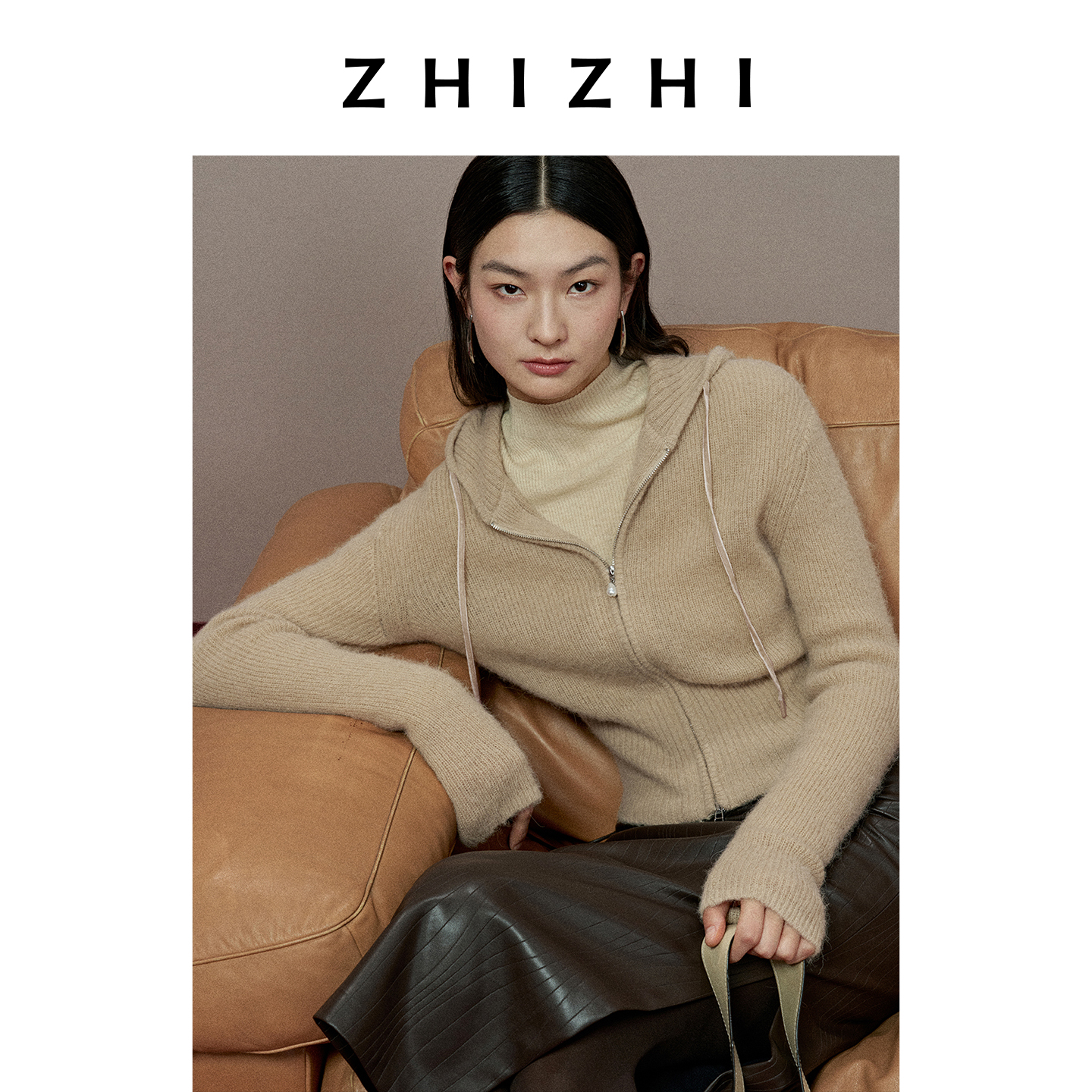 致知 桃花姬 拉链连帽开衫休闲柔软舒适毛衫外套女款ZZ2EWKGN131