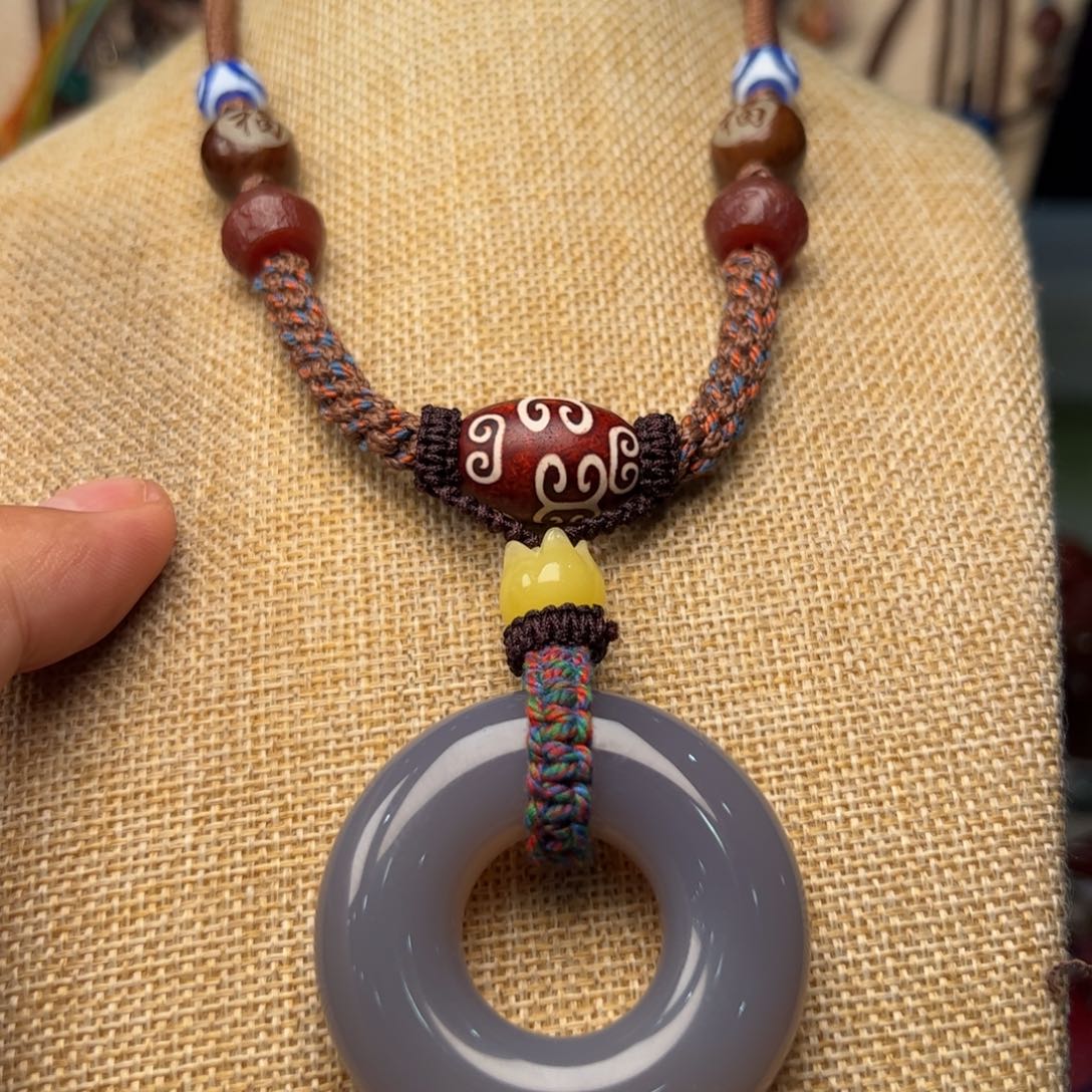 玛瑙/玉髓颈饰未镶嵌