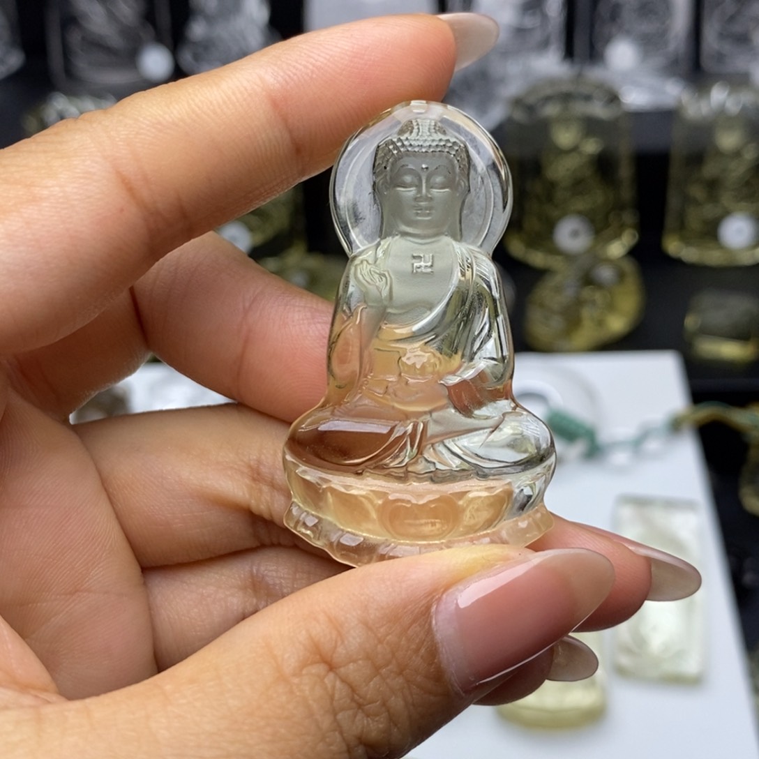 未镶嵌颈饰水晶中****少