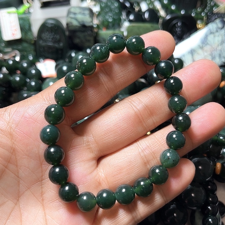 众***意蛇纹石玉未镶嵌颈饰