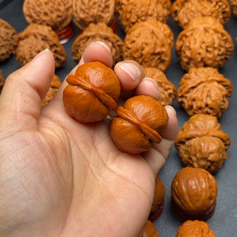 【闪购商品】文玩核桃把件海豚