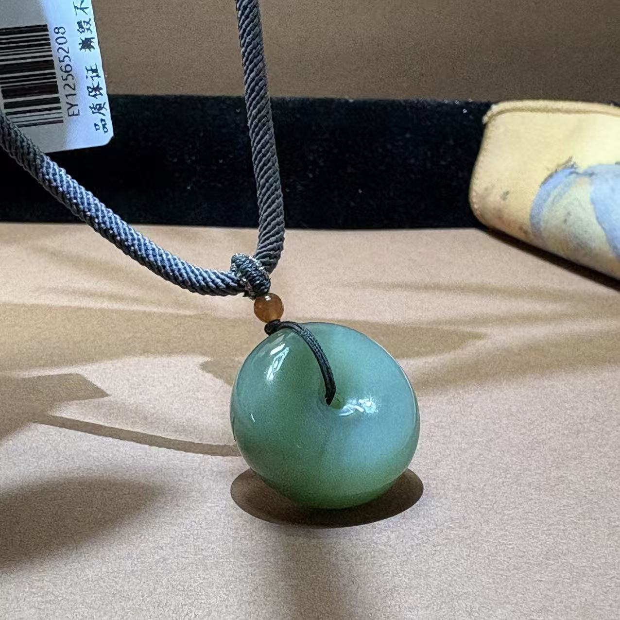 QC天然和田玉碧玉面包圈吊坠