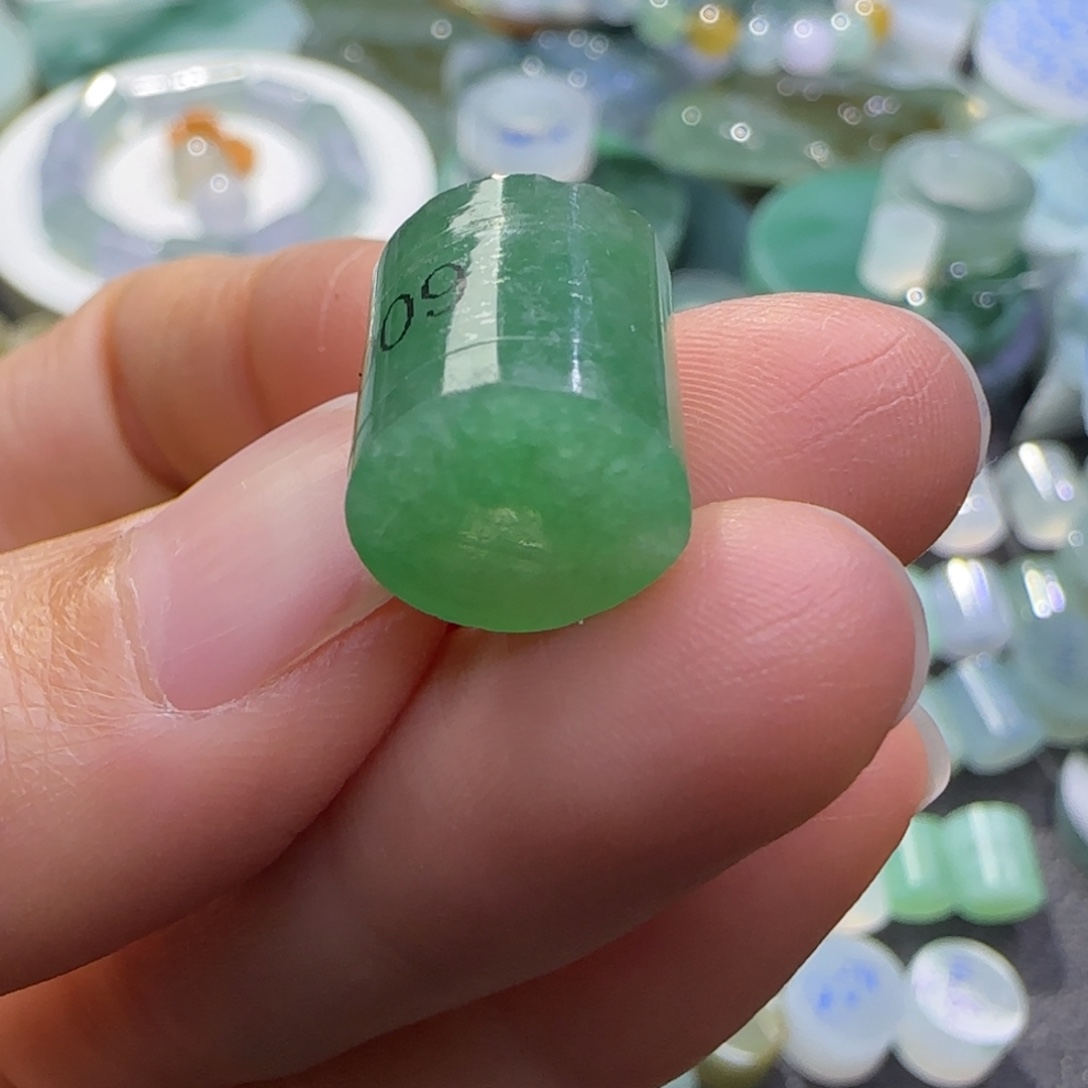 定制翡翠未镶嵌翡翠