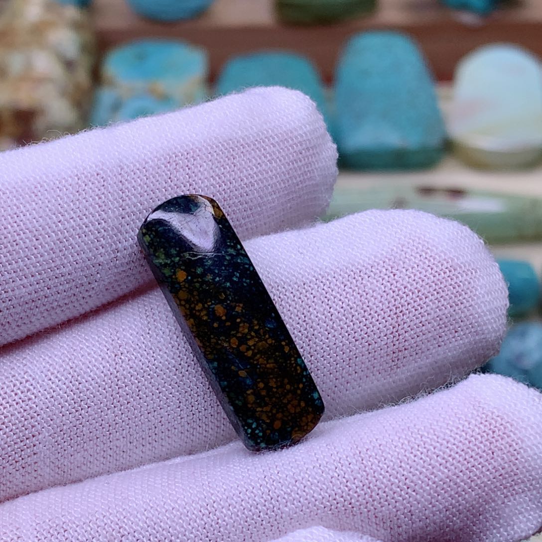 绿松石颈饰未镶嵌