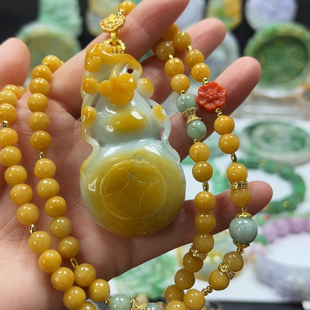 翡翠未镶嵌颈饰吊坠