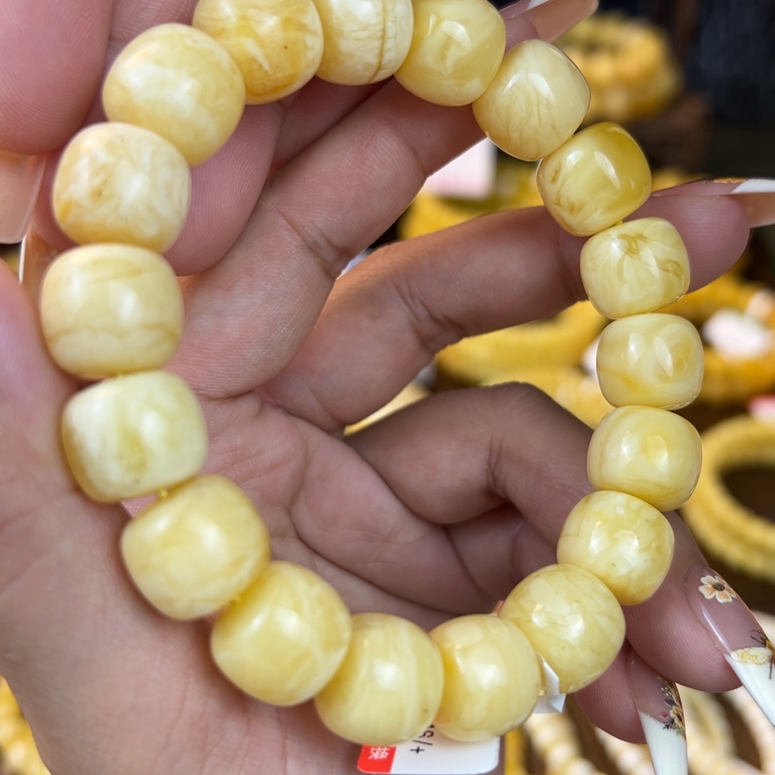 琥珀裸石未镶嵌jjnbbbbbnnnnnm