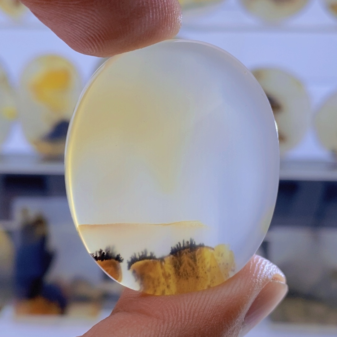 玛瑙/玉髓颈饰未镶嵌丫**?