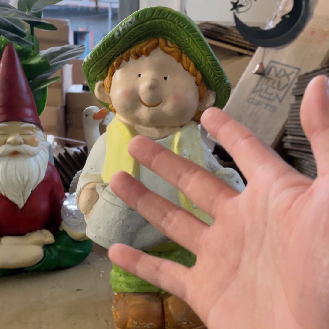 【闪购商品】氧化镁拿水壶小男孩