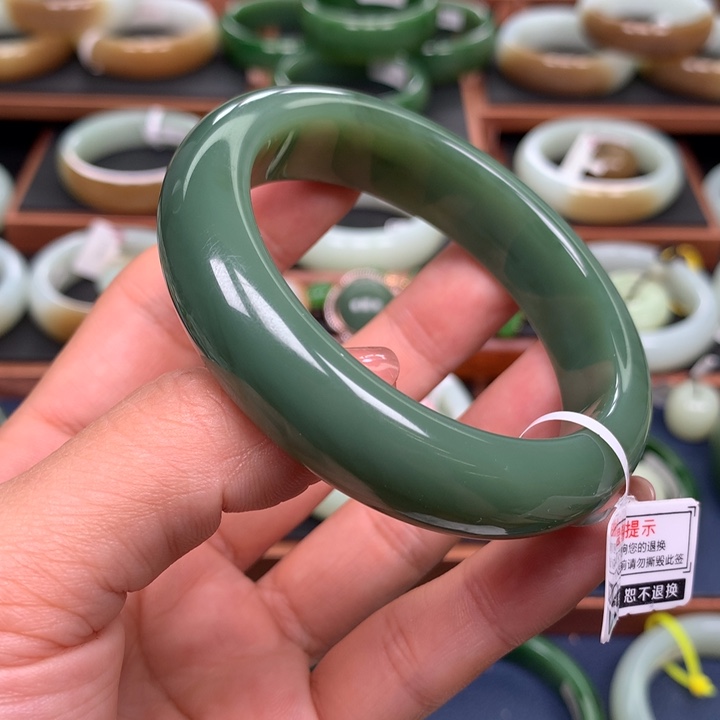 和田玉（碧玉）手镯未镶嵌