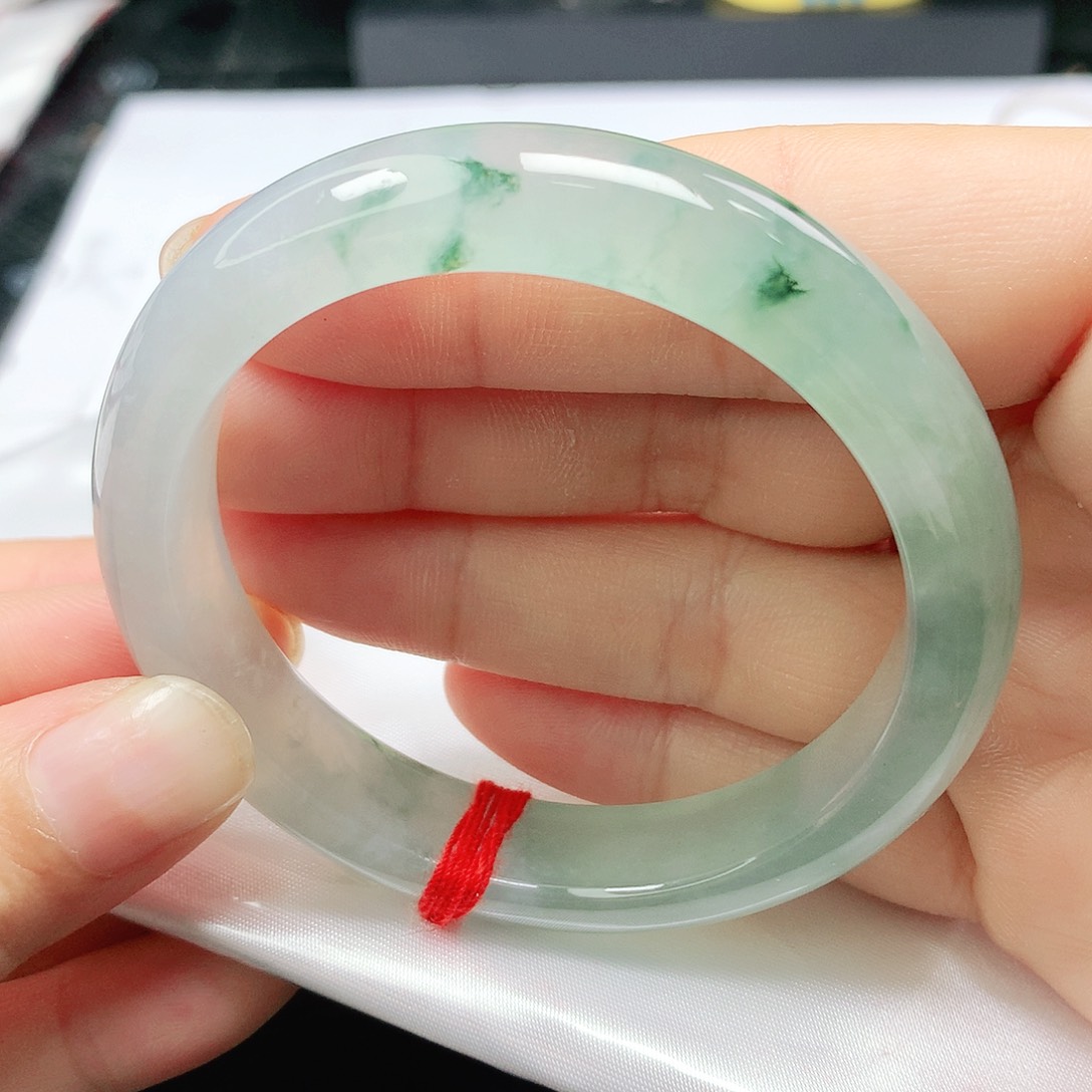 翡翠未镶嵌手镯正