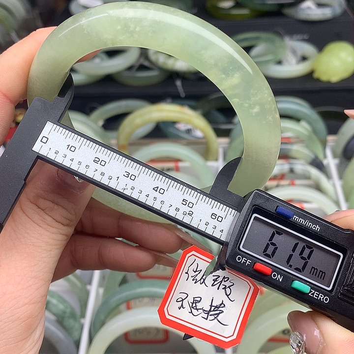 蛇纹石玉手镯未镶嵌1059