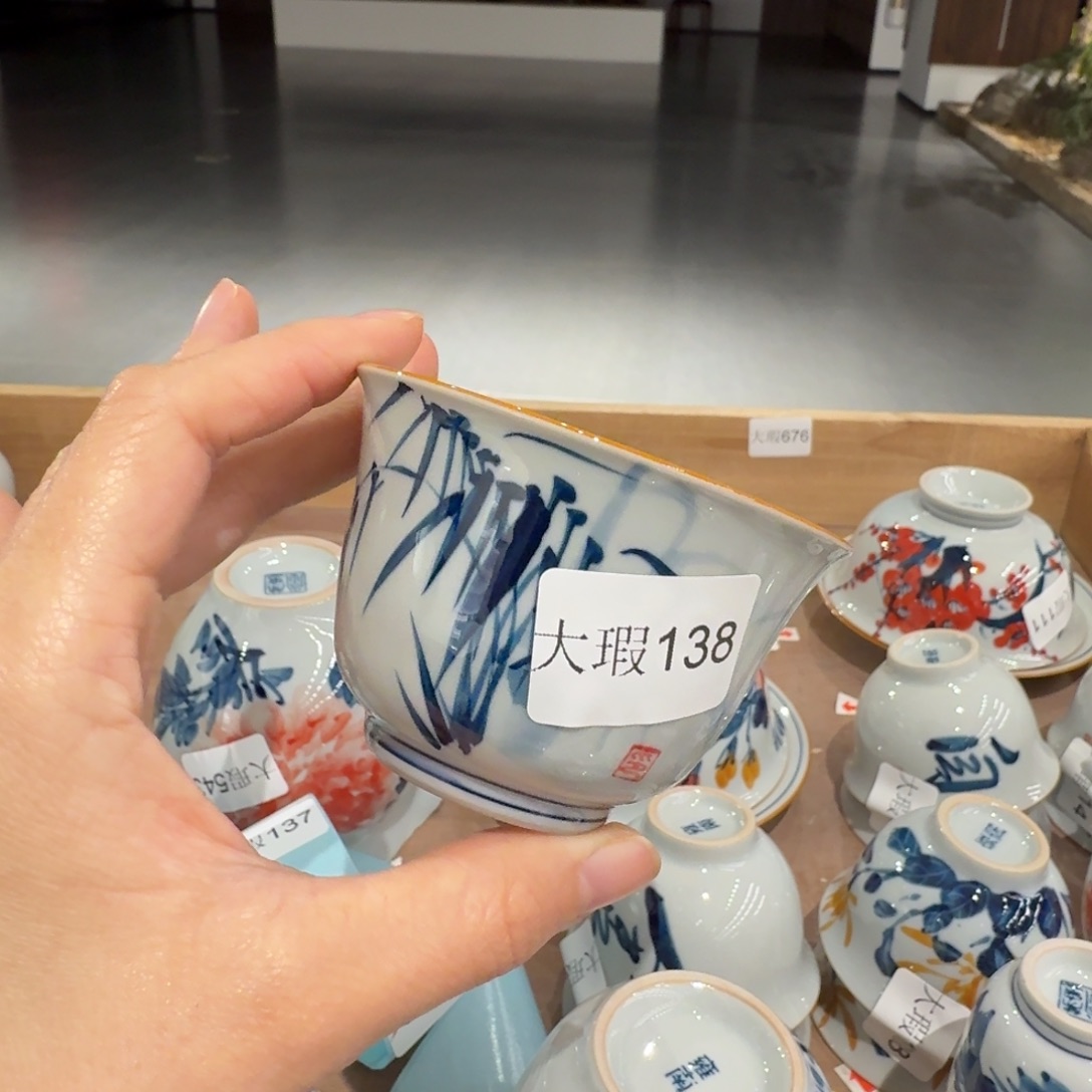 釉下手绘茶具微瑕