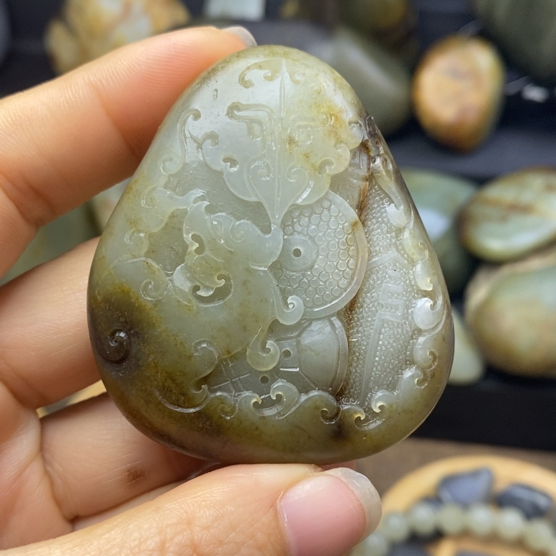 和田玉未镶嵌颈饰