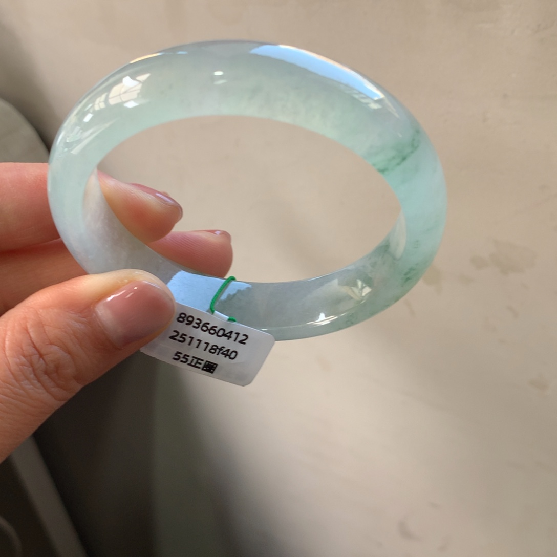 翡翠未镶嵌手镯冰晴绿起光无纹裂【强推】