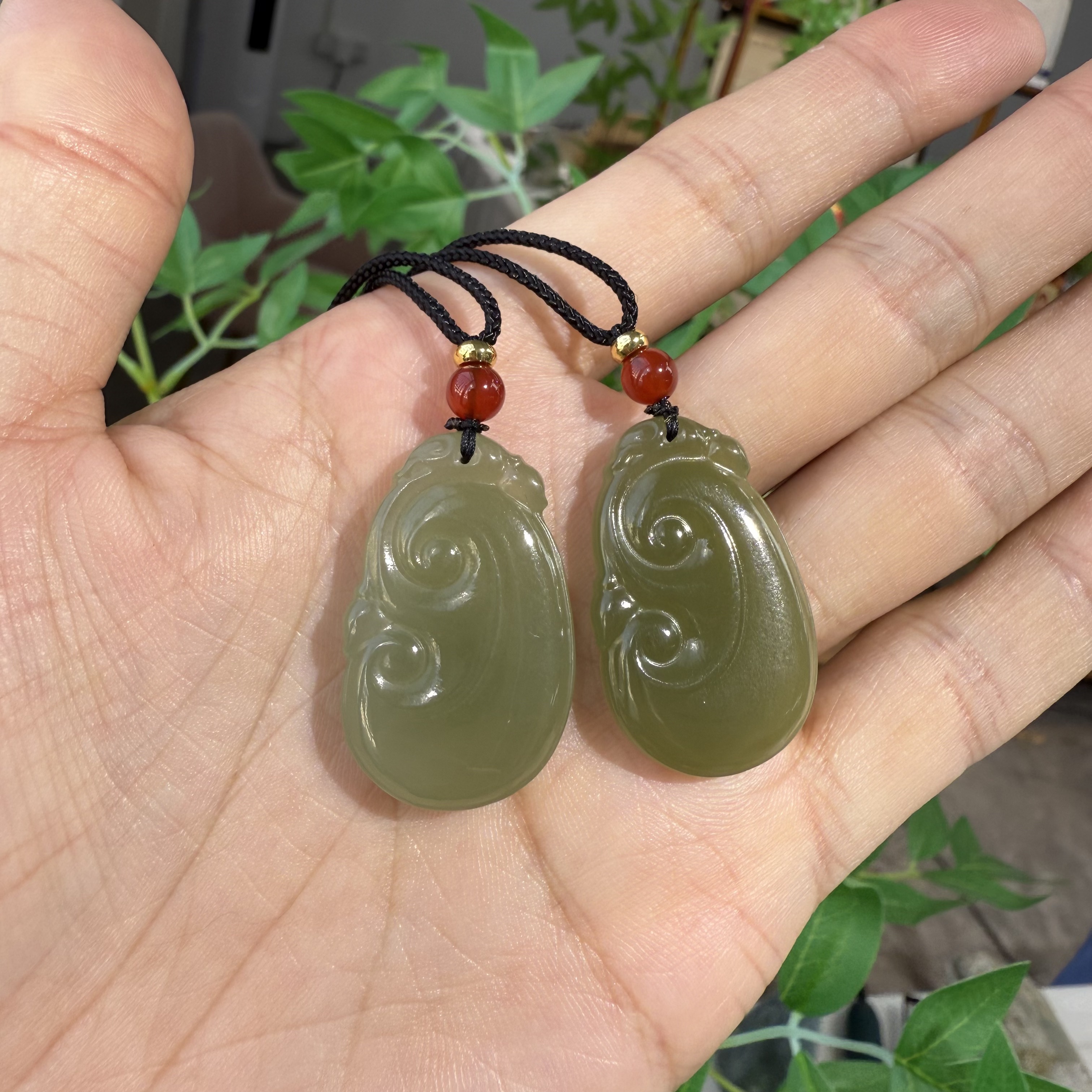 和田玉湖水绿如意吊坠32mm*20mm珠宝玉石 玉质温润编绳多样性发1