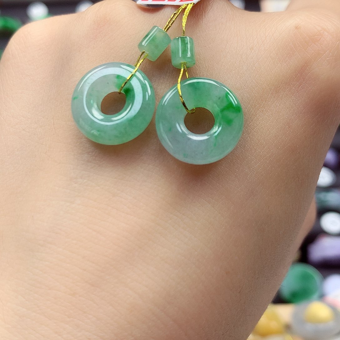 翡翠戒指未镶嵌甜甜圈