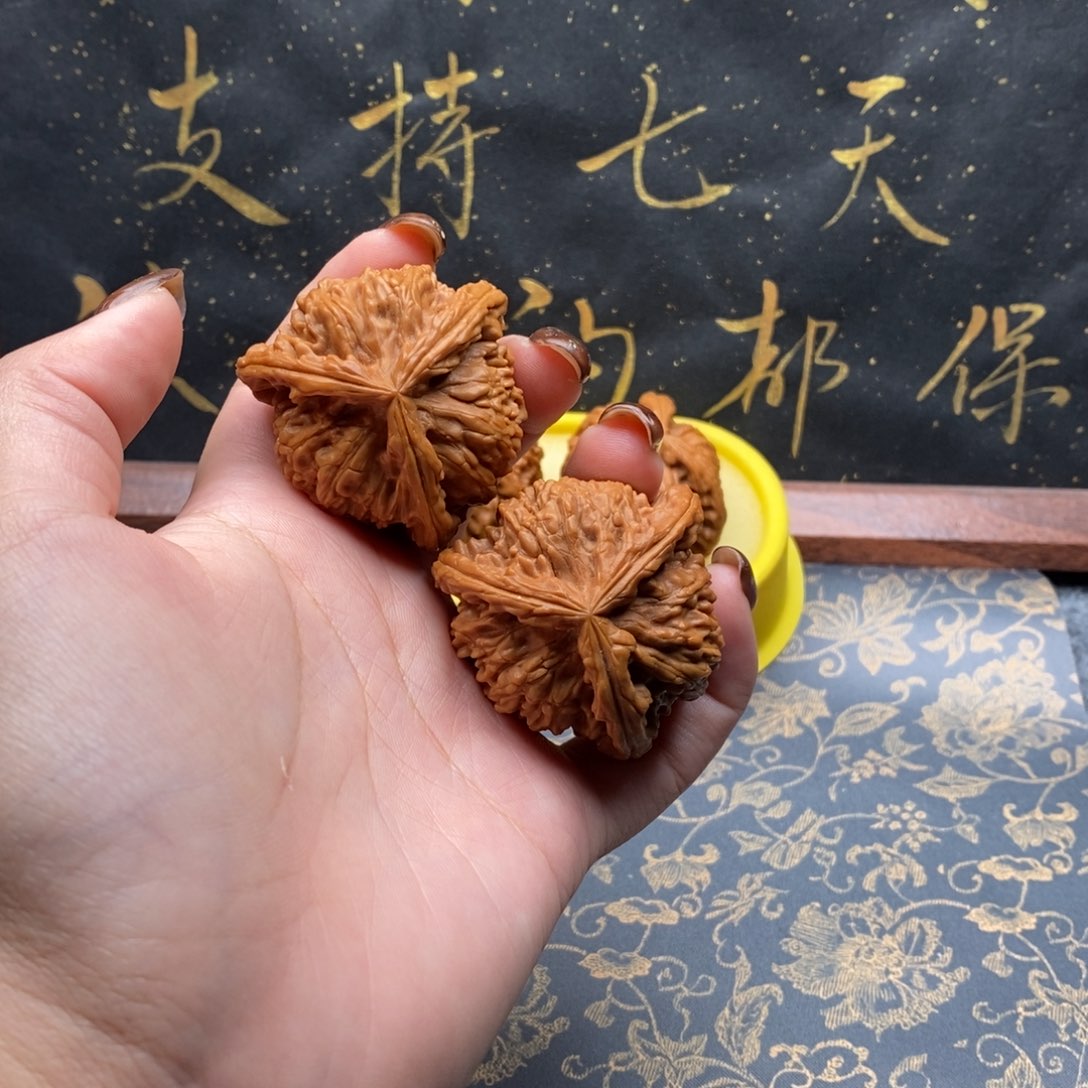 吊坠文玩核桃一**人