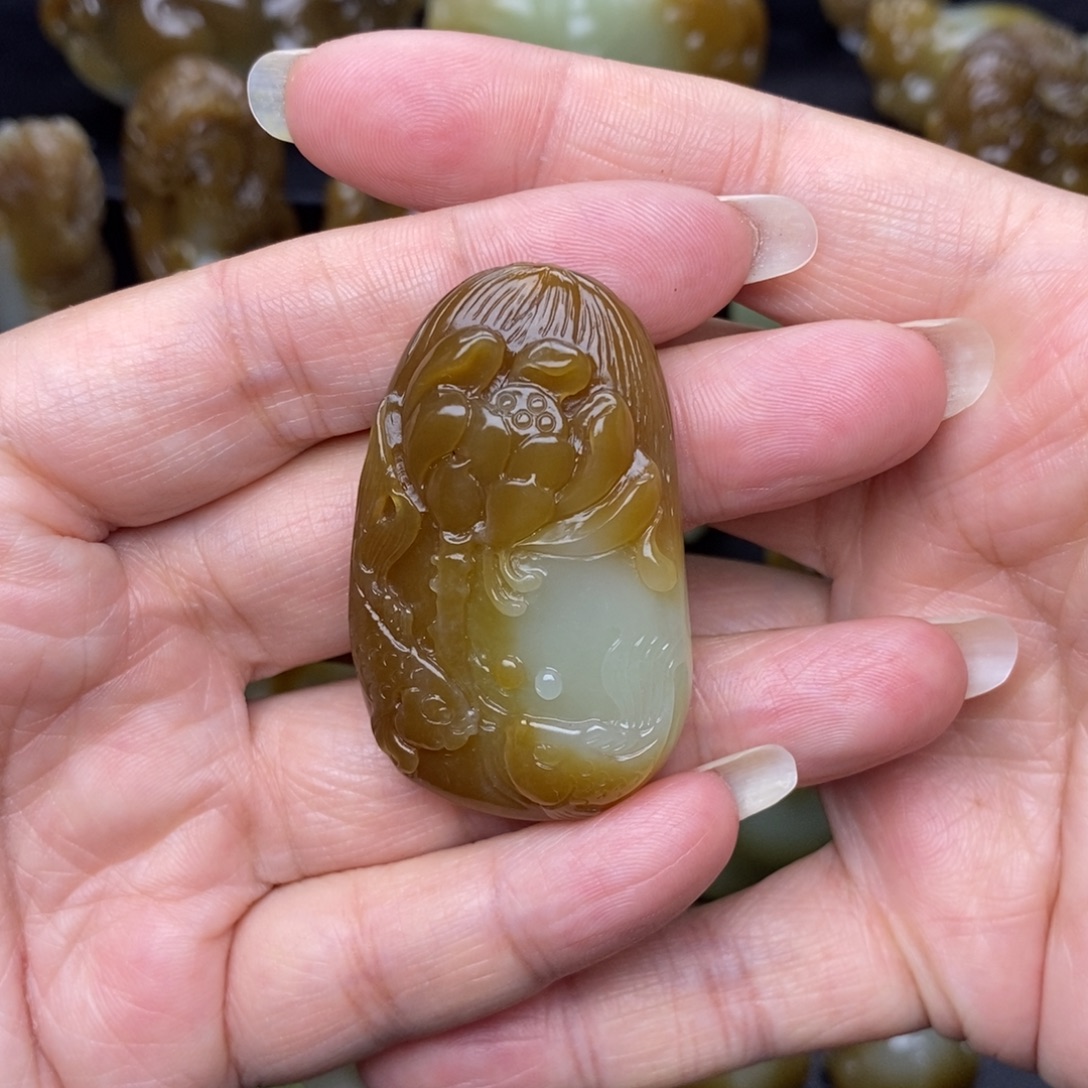 和田玉未镶嵌挂件