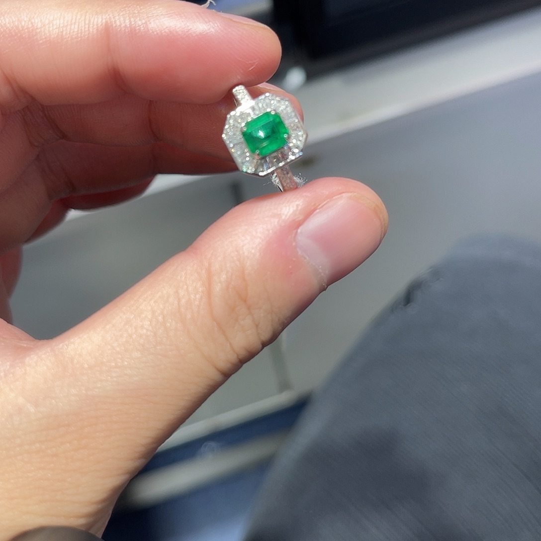 颈饰18K金镶嵌红宝石