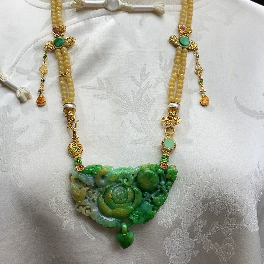 翡翠颈饰未镶嵌天然