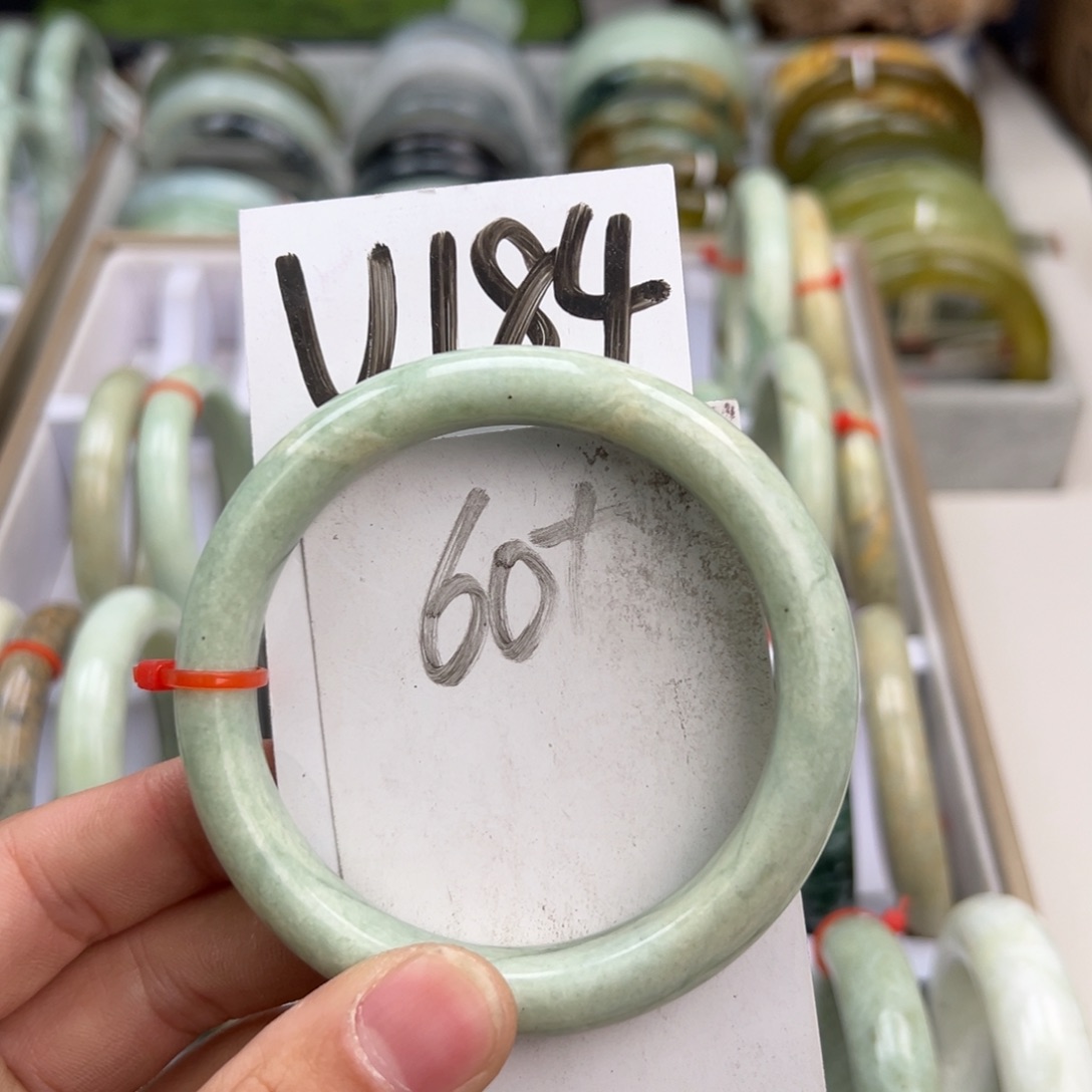 岫玉手镯未镶嵌天然岫玉