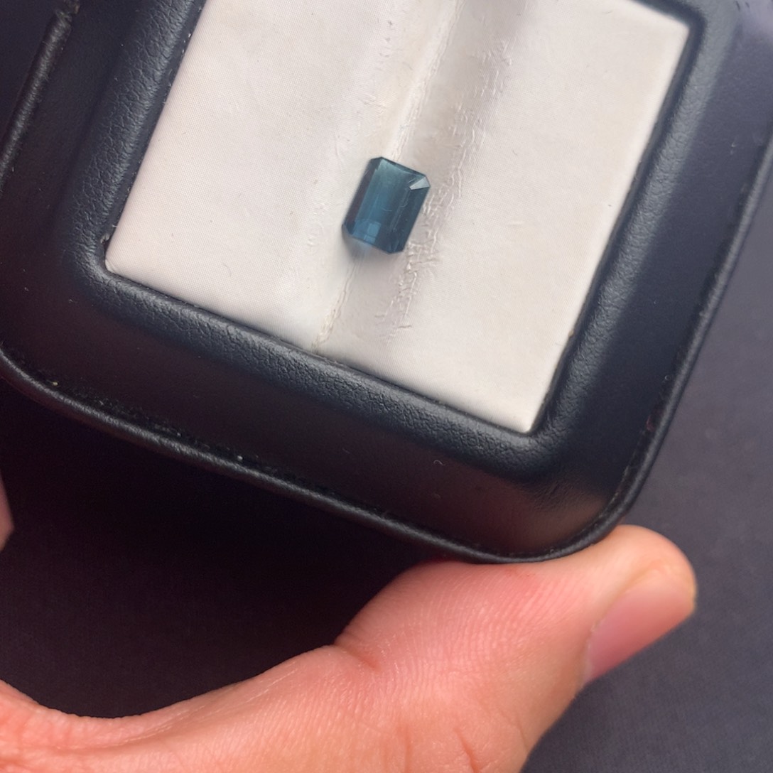 碧玺裸石未镶嵌1克拉