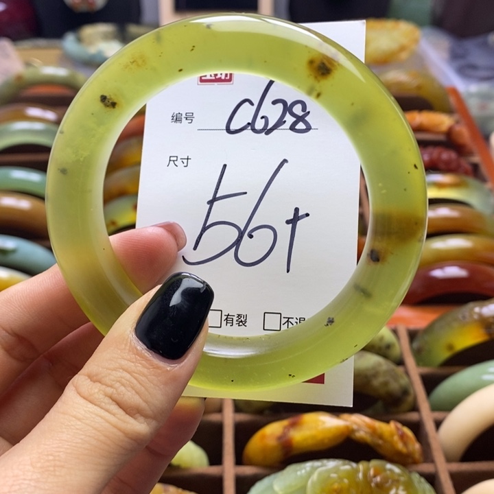 蛇纹石玉手镯未镶嵌