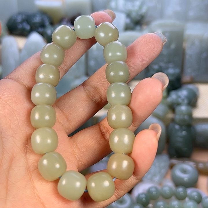 小***纹和田玉未镶嵌颈饰