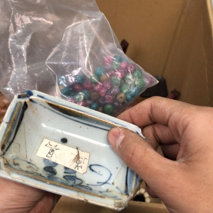  陶瓷孤品单件车里拍