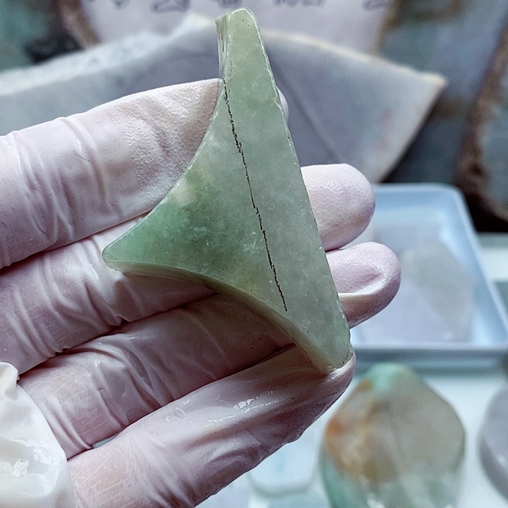 翡翠颈饰未镶嵌缅甸翡翠A货边角