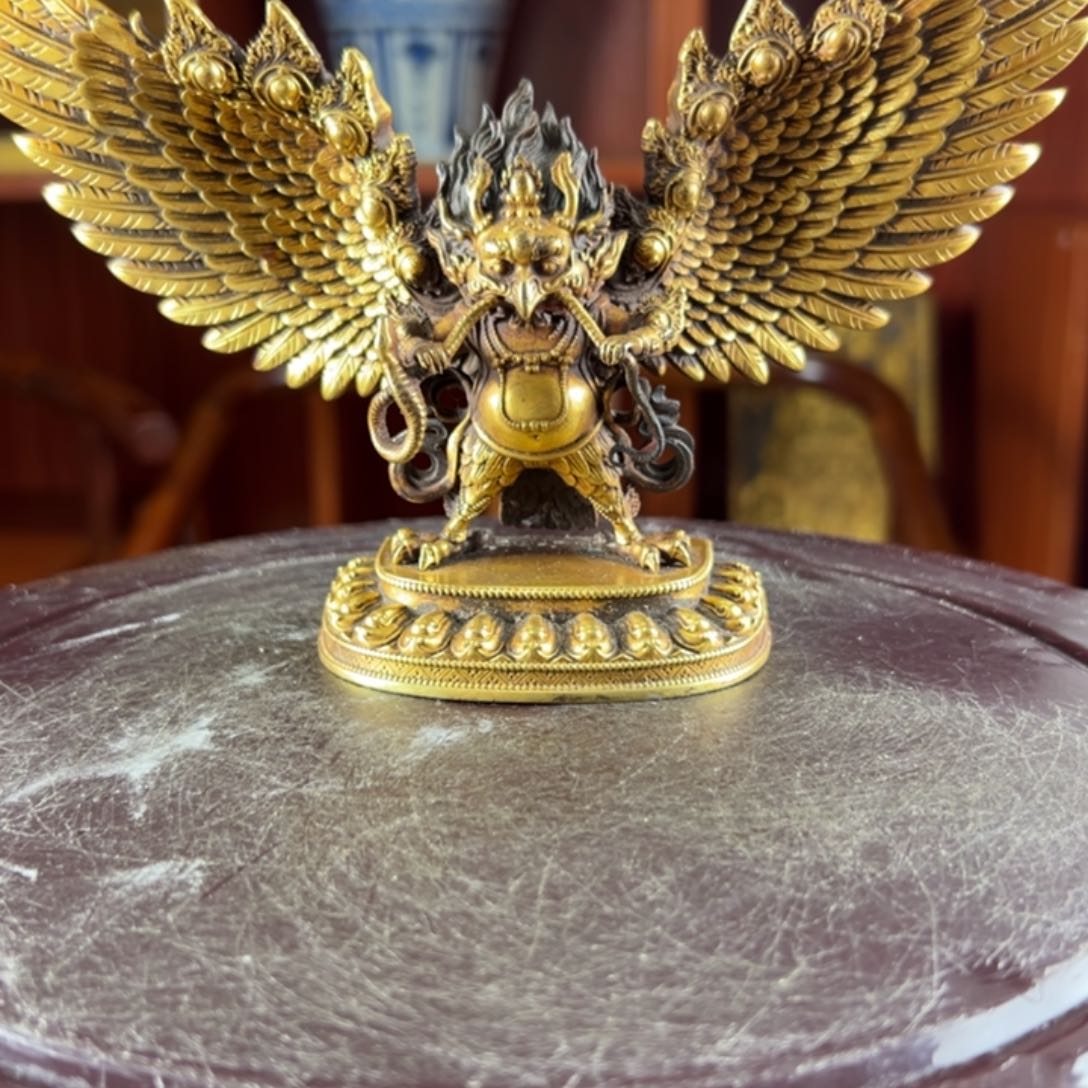 孤***侠佛像的造型和造型