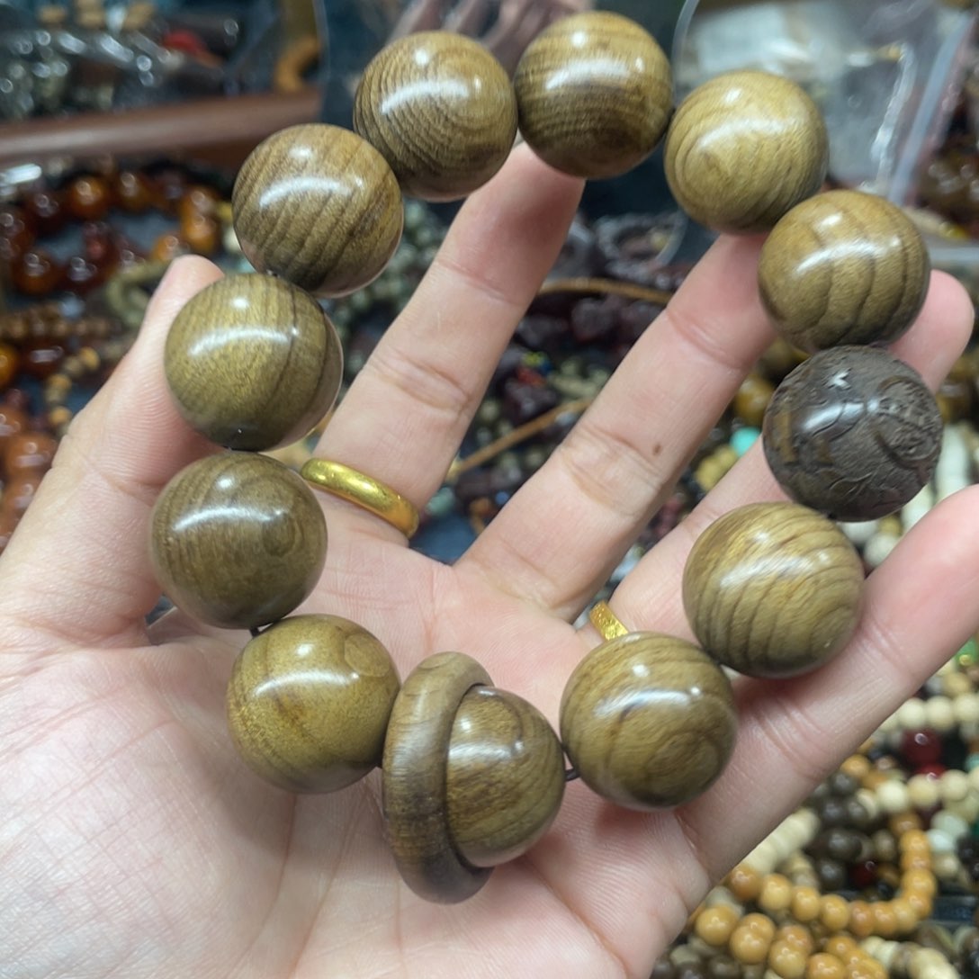 维腊木（绿檀）无事牌