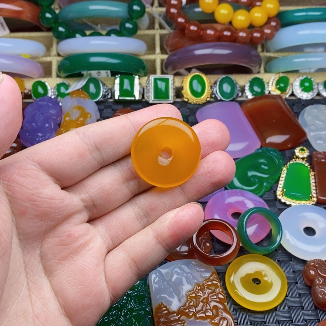 玛瑙/玉髓颈饰未镶嵌